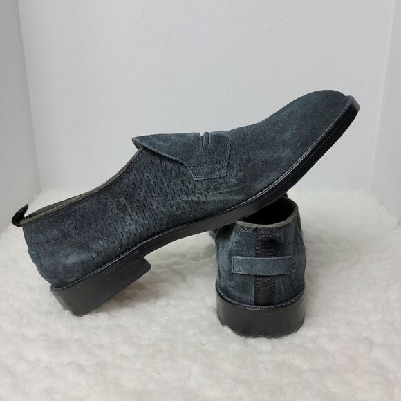 Barracuda Men\'s Size 7 Slip On  Blue  Peforaded Suede Penny Loafer Casual Shoes
